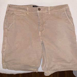 American eagle khaki shorts size 36